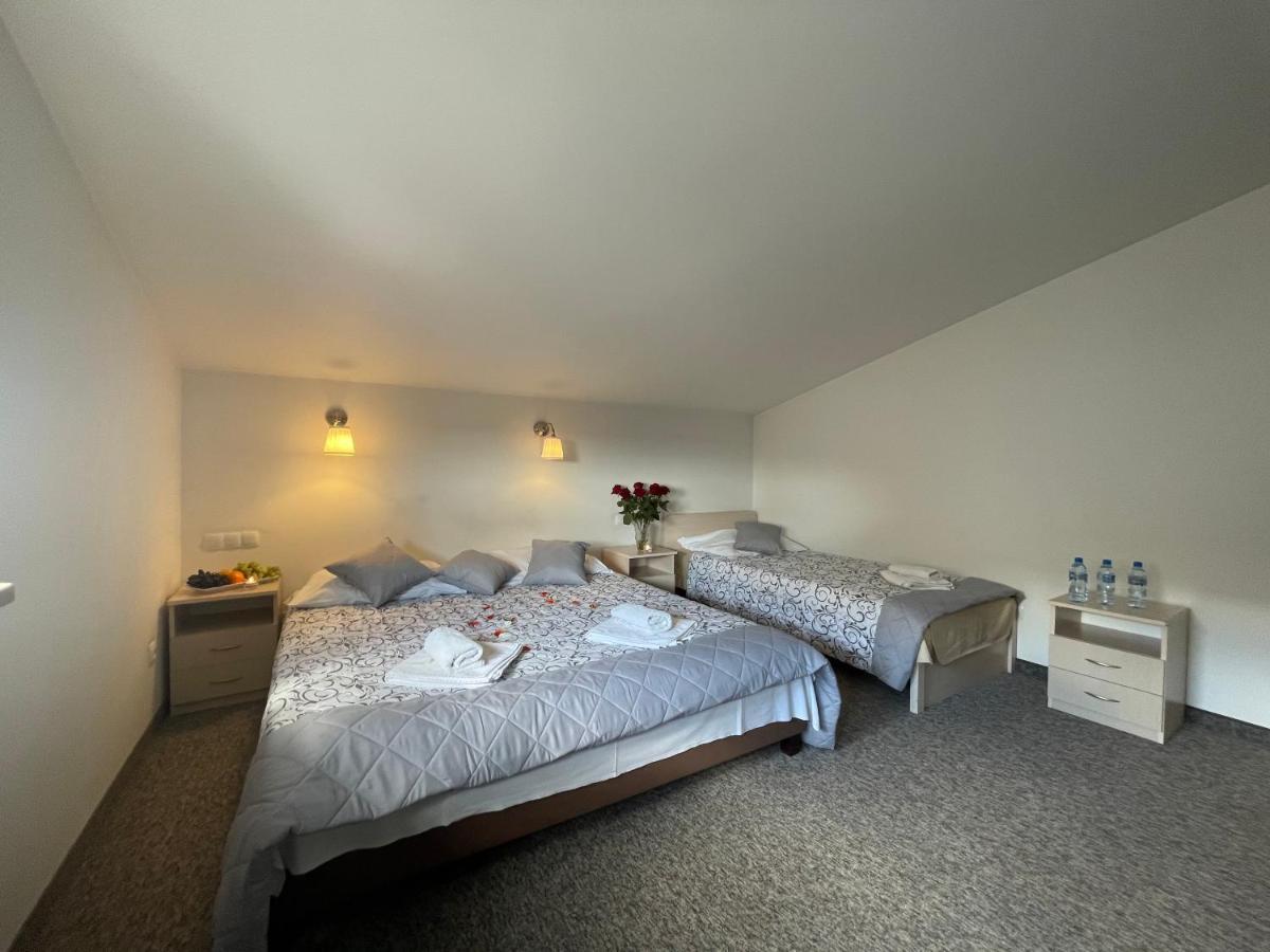 Hotelik Gold Raszyn Extérieur photo