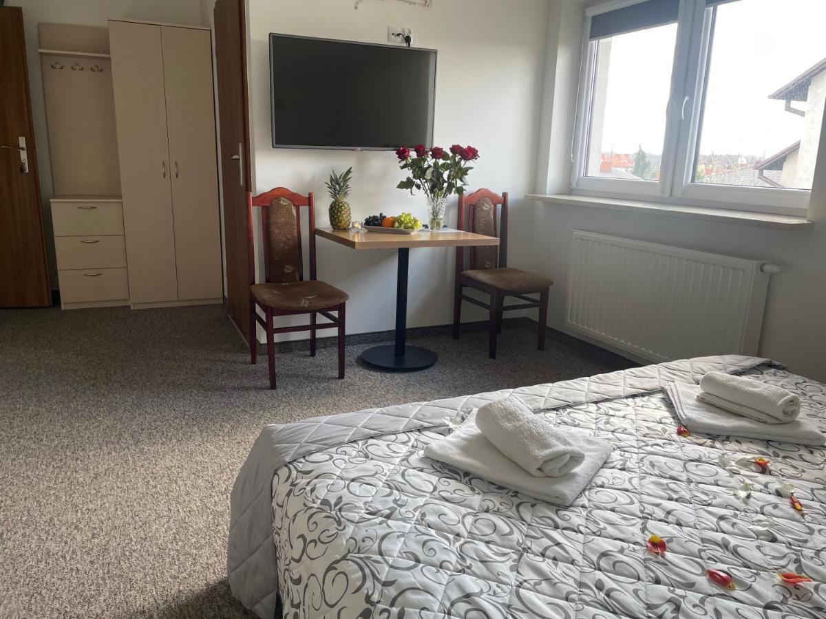 Hotelik Gold Raszyn Extérieur photo