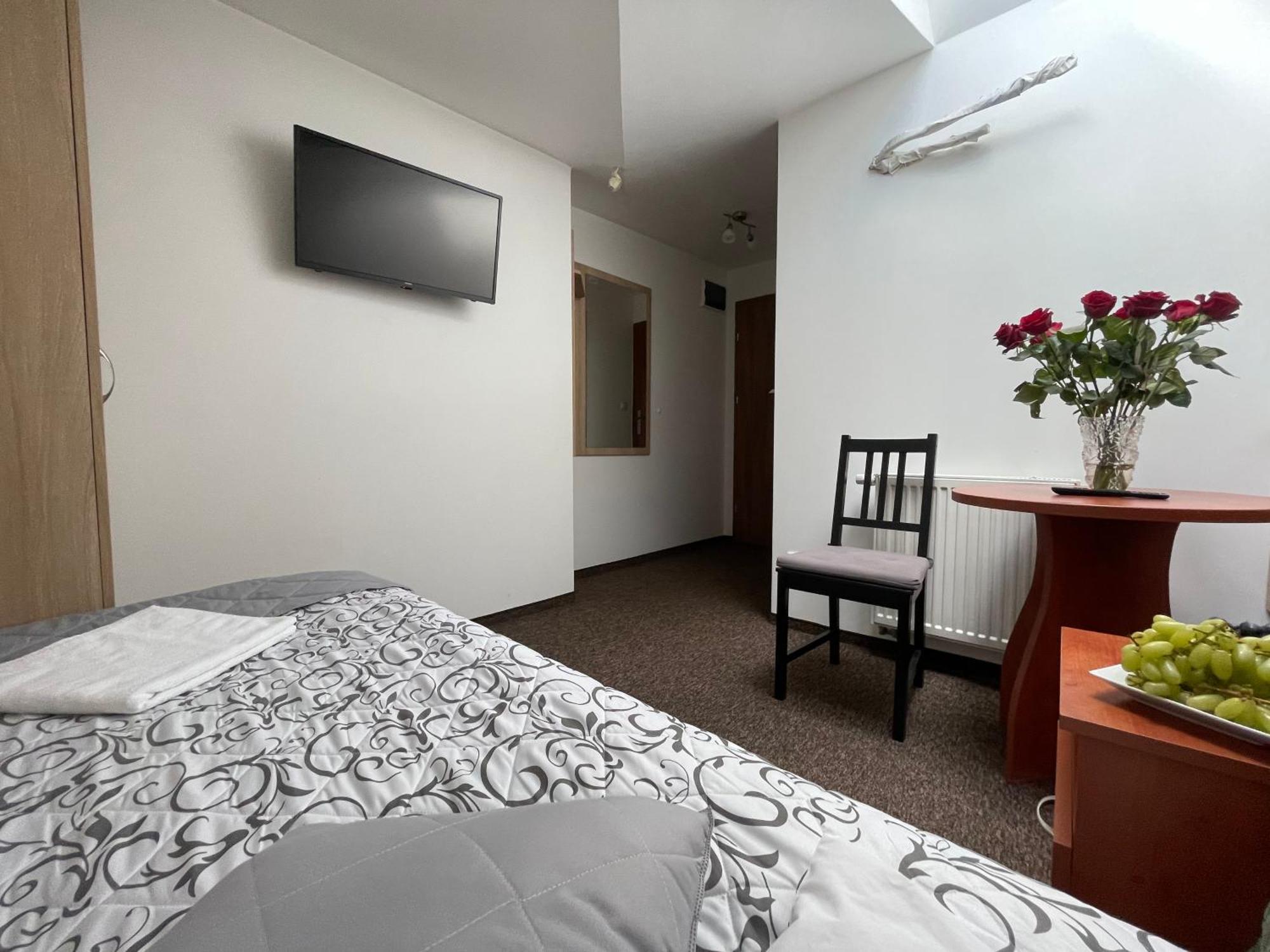 Hotelik Gold Raszyn Extérieur photo
