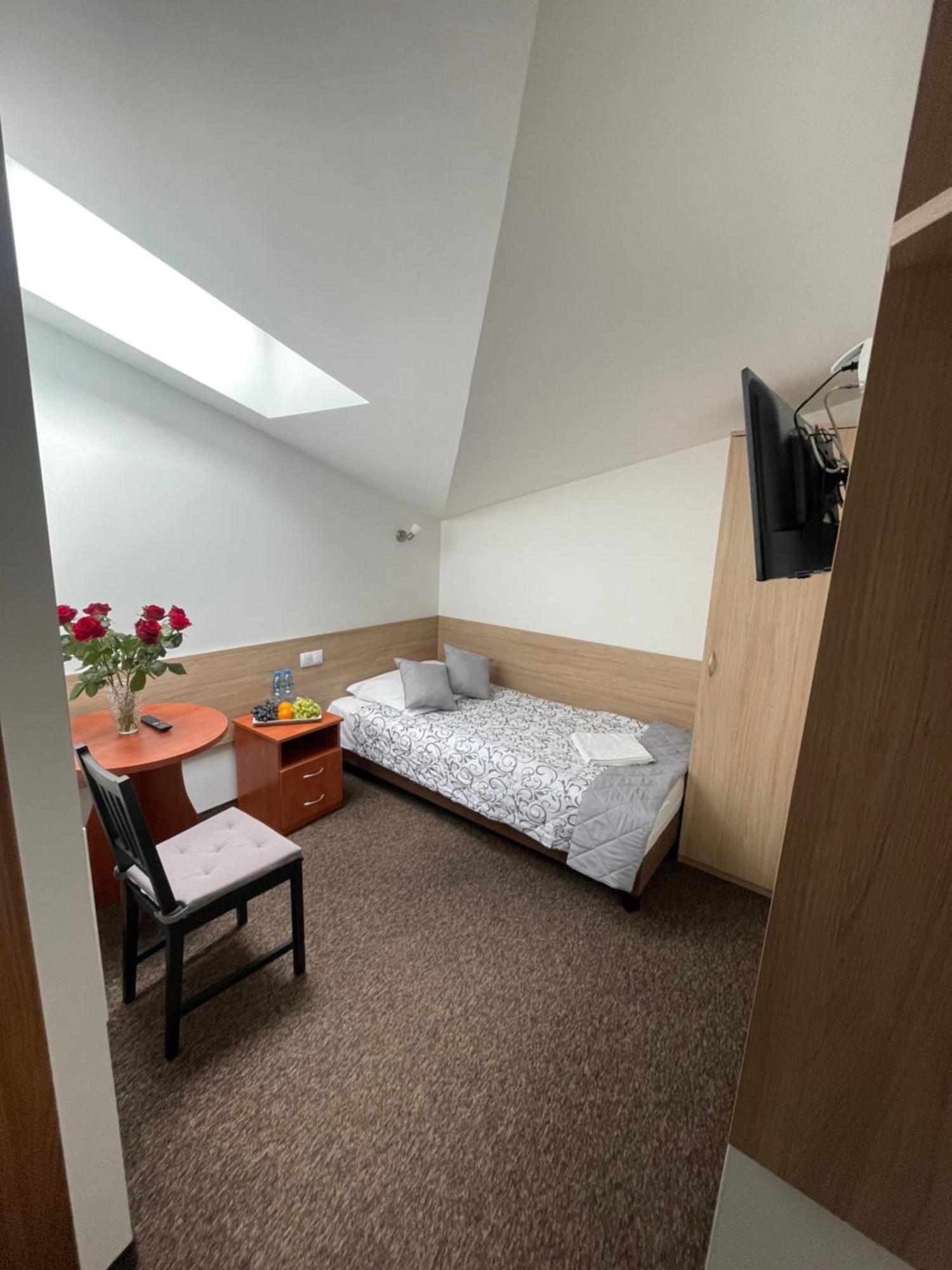 Hotelik Gold Raszyn Extérieur photo